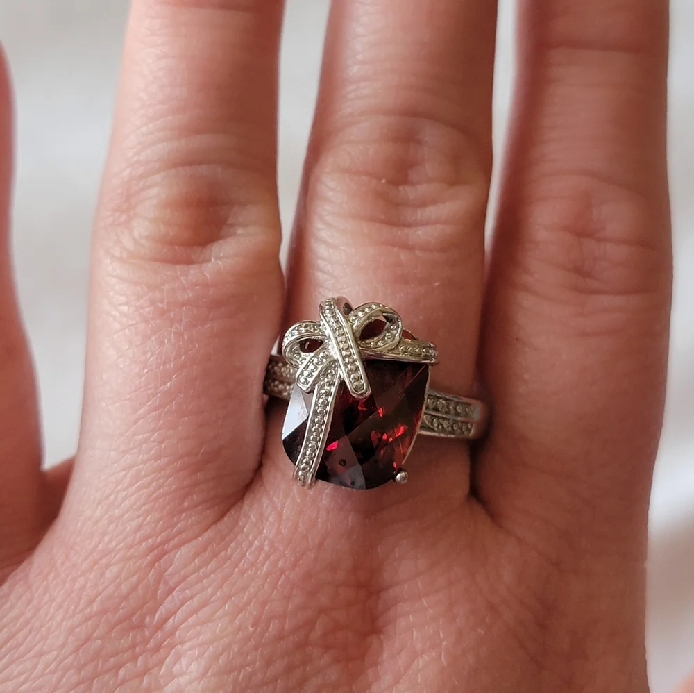 Gift Bow Garnet Simulated Gemstone Present Ring Silver Tone Christmas Holiday
